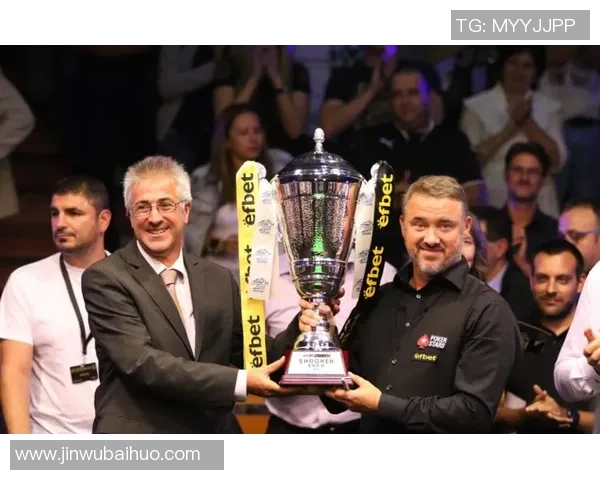 足球明星马克亨利的传奇之路与辉煌成就揭秘